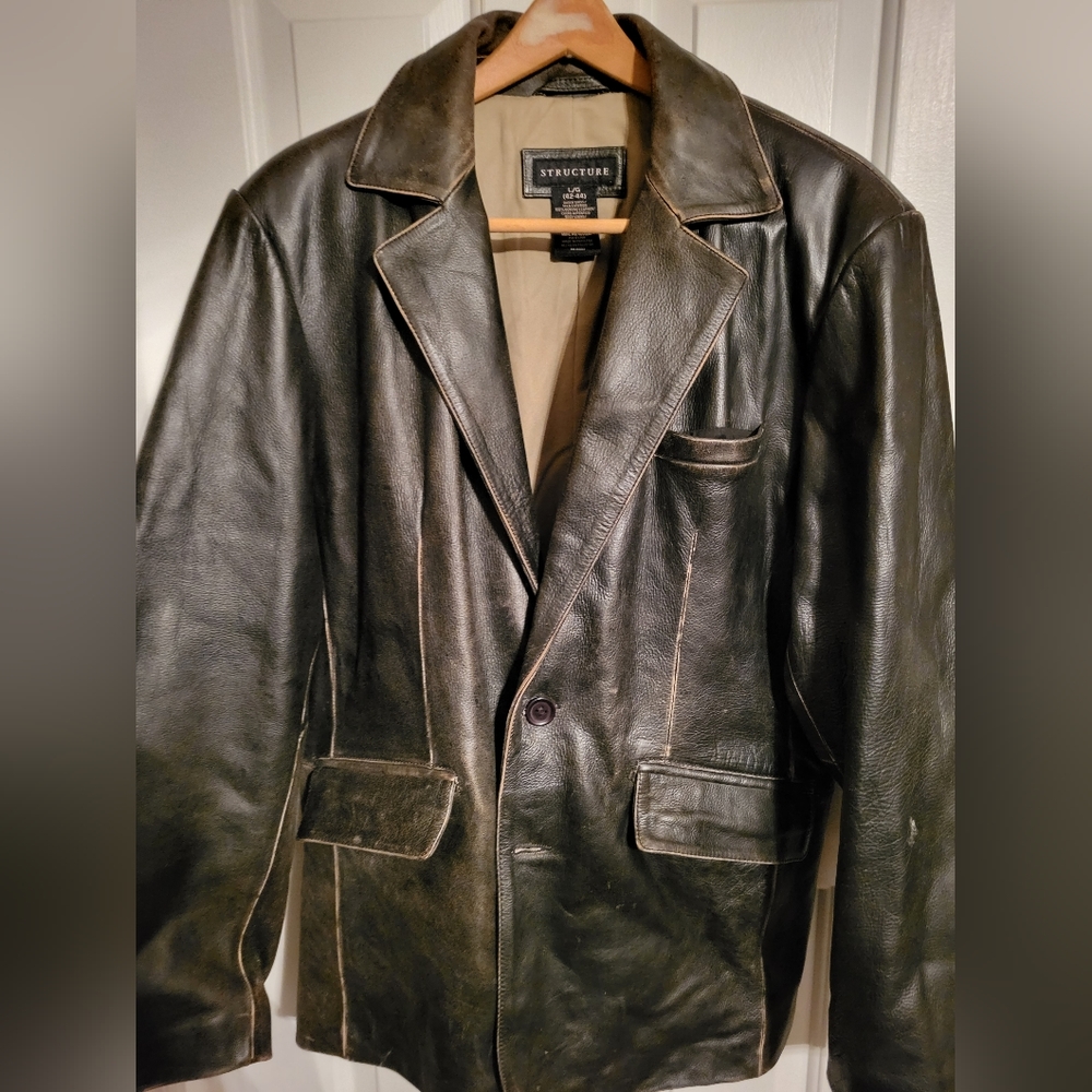 Men’s vintage black leather coat. Structure brand size L 42-44